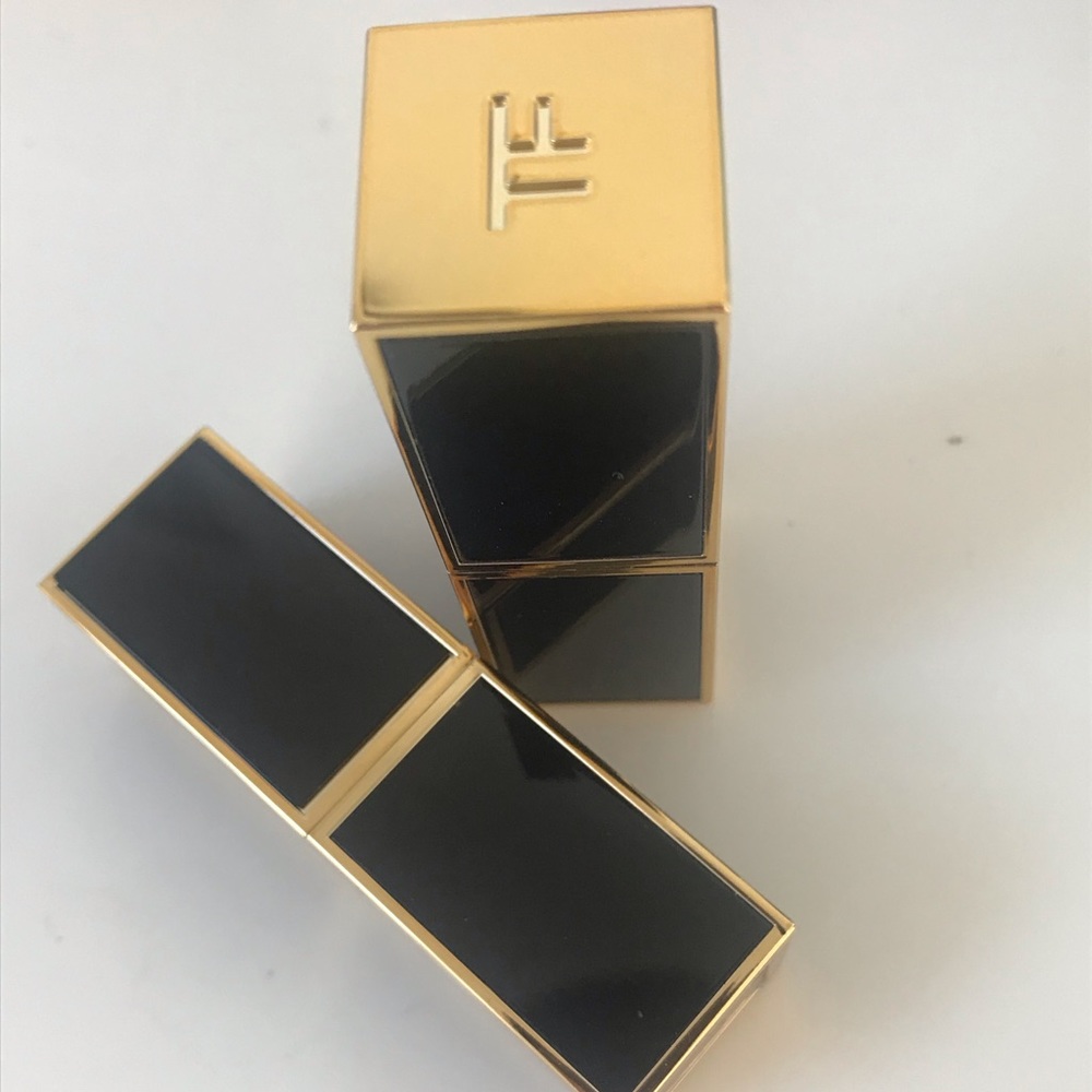 2 Tom Ford Lipsticks - contempt & flamingo